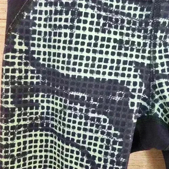 Under armour women's fitted leggings geometric print size small - Picture 4 of 6